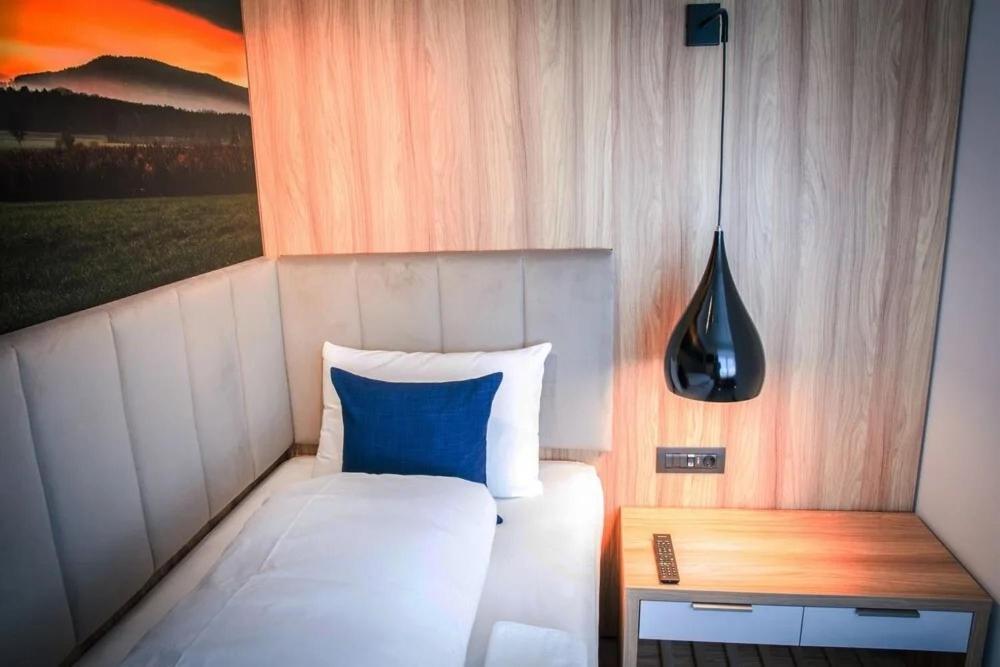 Hotel Wilder Mann Ruckersdorf  Luaran gambar