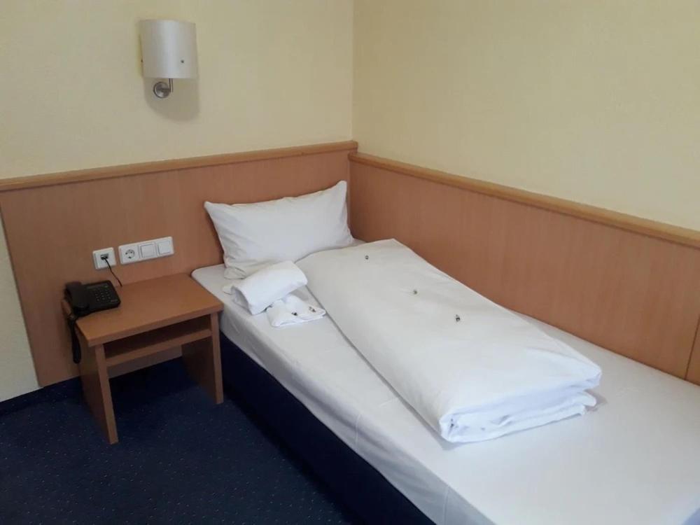 Hotel Wilder Mann Ruckersdorf  Bilik gambar