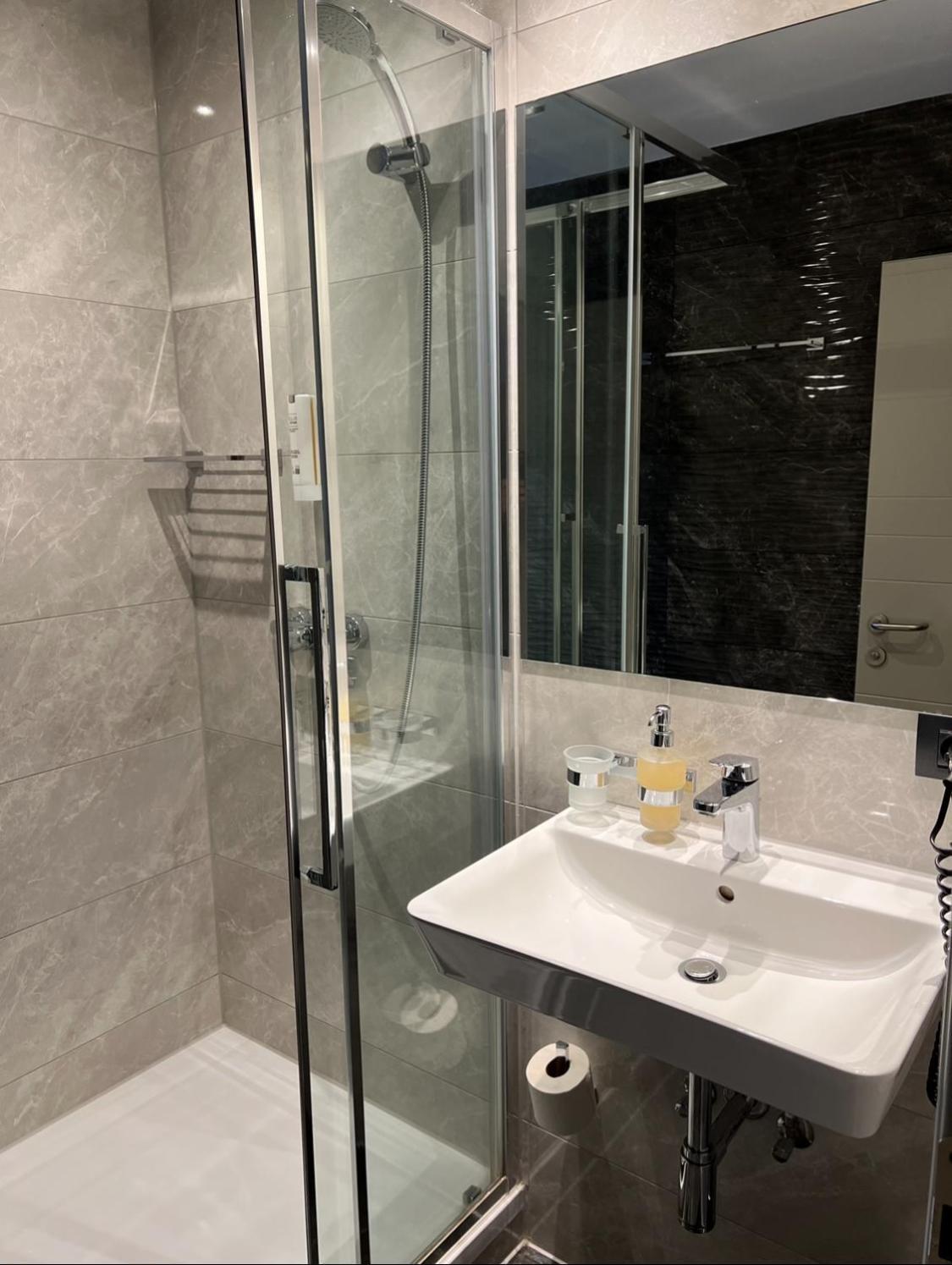 Hotel Wilder Mann Ruckersdorf  Luaran gambar