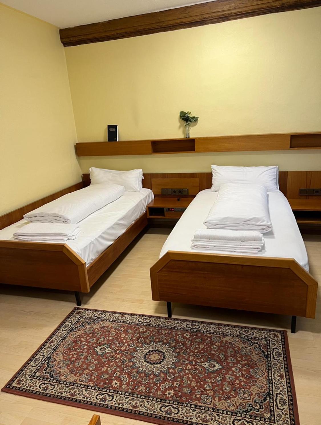 Hotel Wilder Mann Ruckersdorf  Luaran gambar
