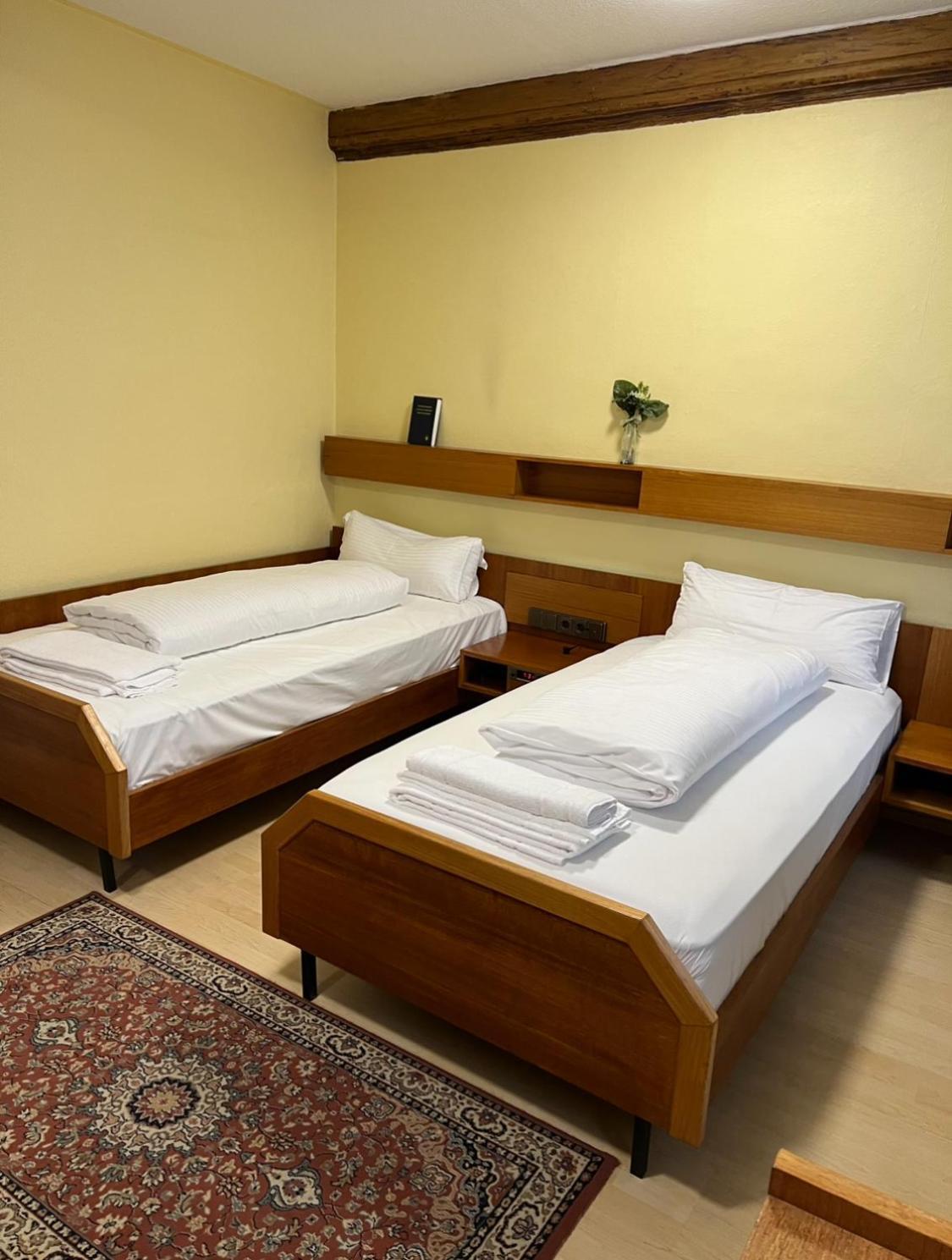 Hotel Wilder Mann Ruckersdorf  Luaran gambar