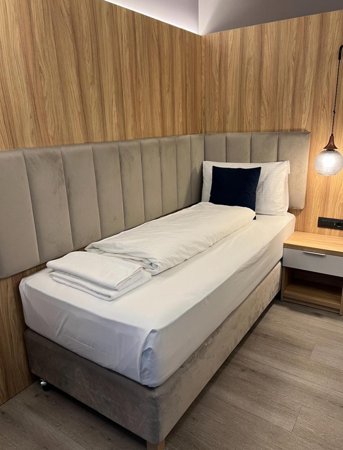Hotel Wilder Mann Ruckersdorf  Luaran gambar