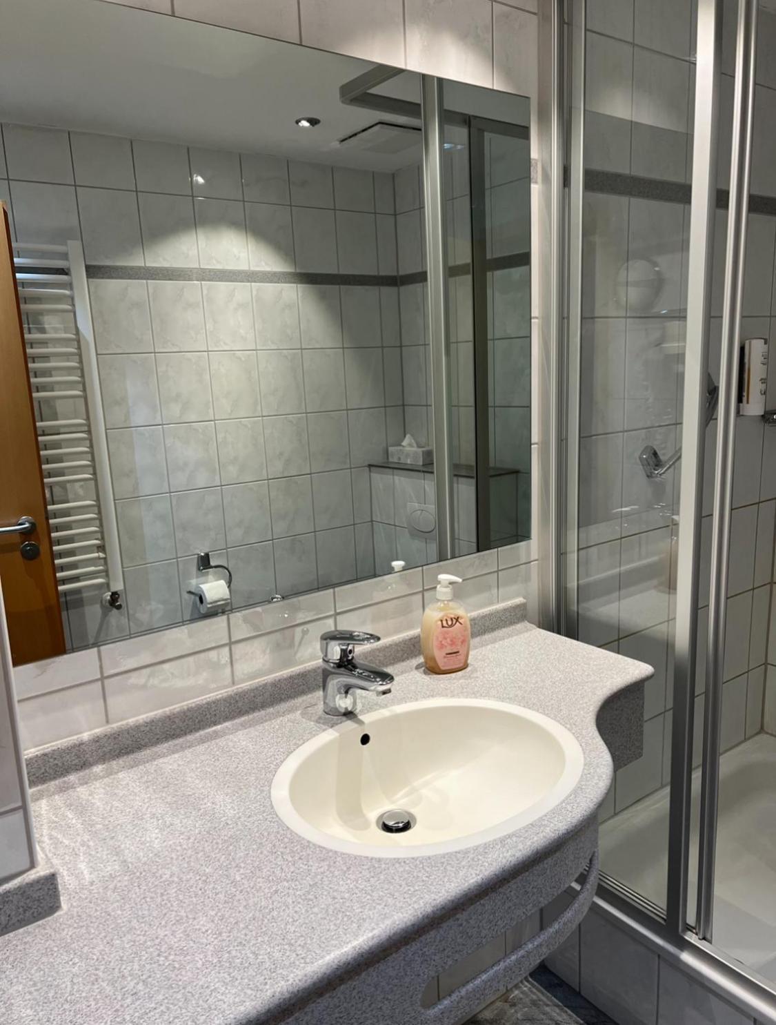Hotel Wilder Mann Ruckersdorf  Luaran gambar
