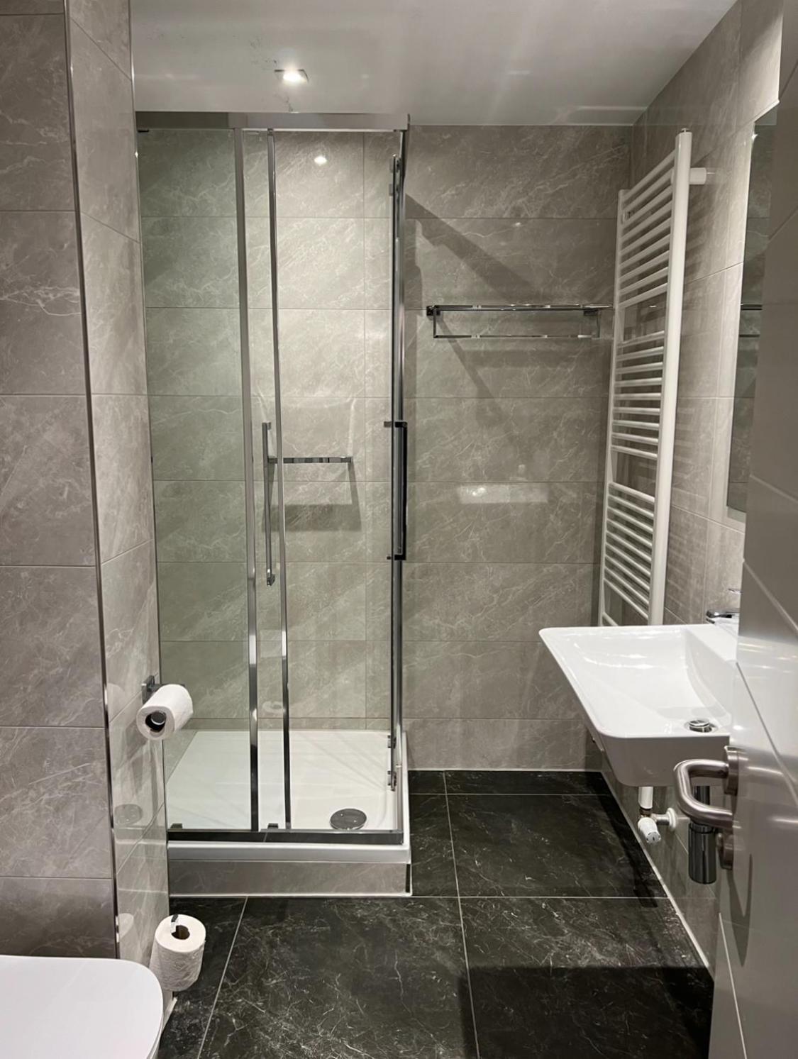 Hotel Wilder Mann Ruckersdorf  Luaran gambar