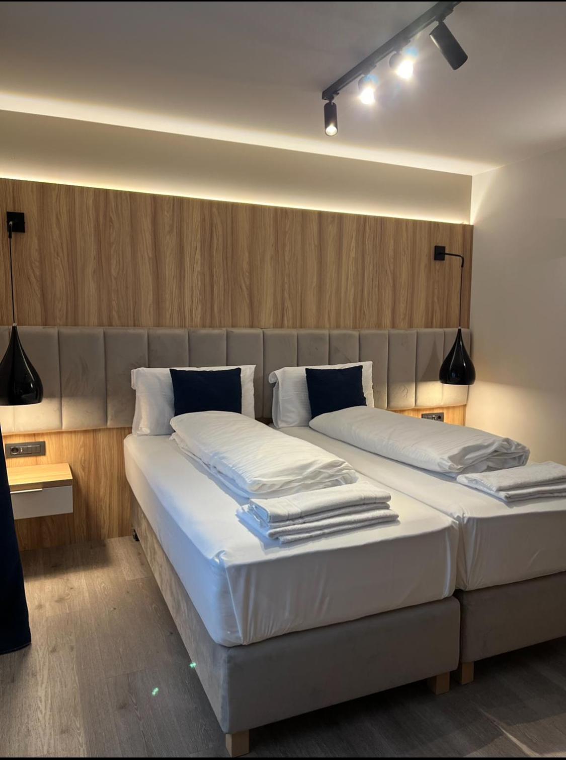 Hotel Wilder Mann Ruckersdorf  Luaran gambar