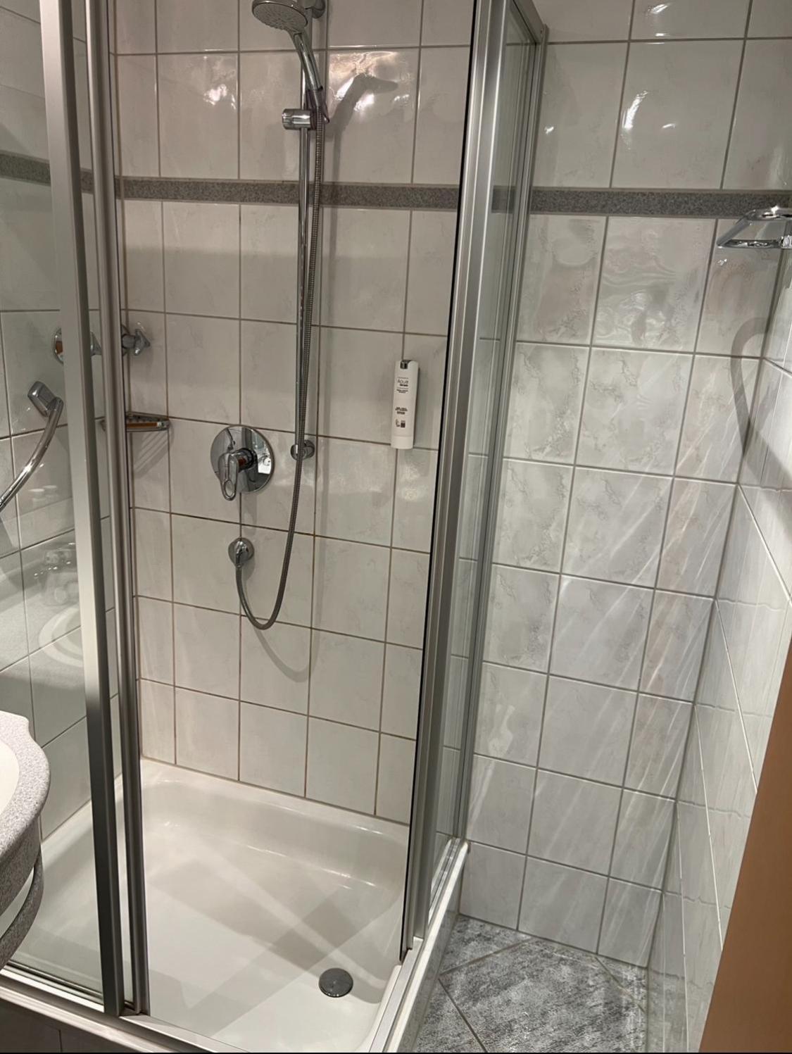 Hotel Wilder Mann Ruckersdorf  Luaran gambar