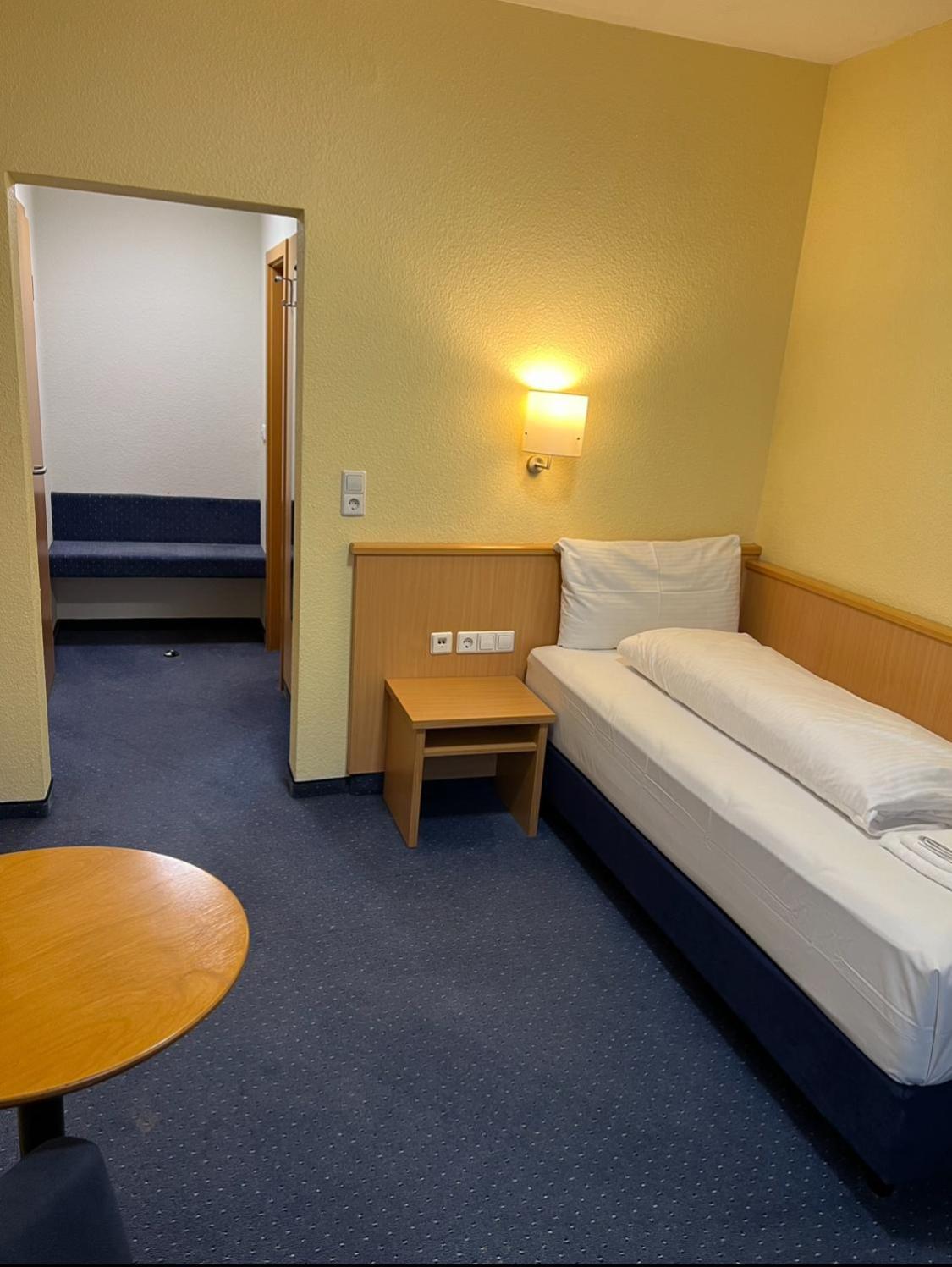 Hotel Wilder Mann Ruckersdorf  Luaran gambar