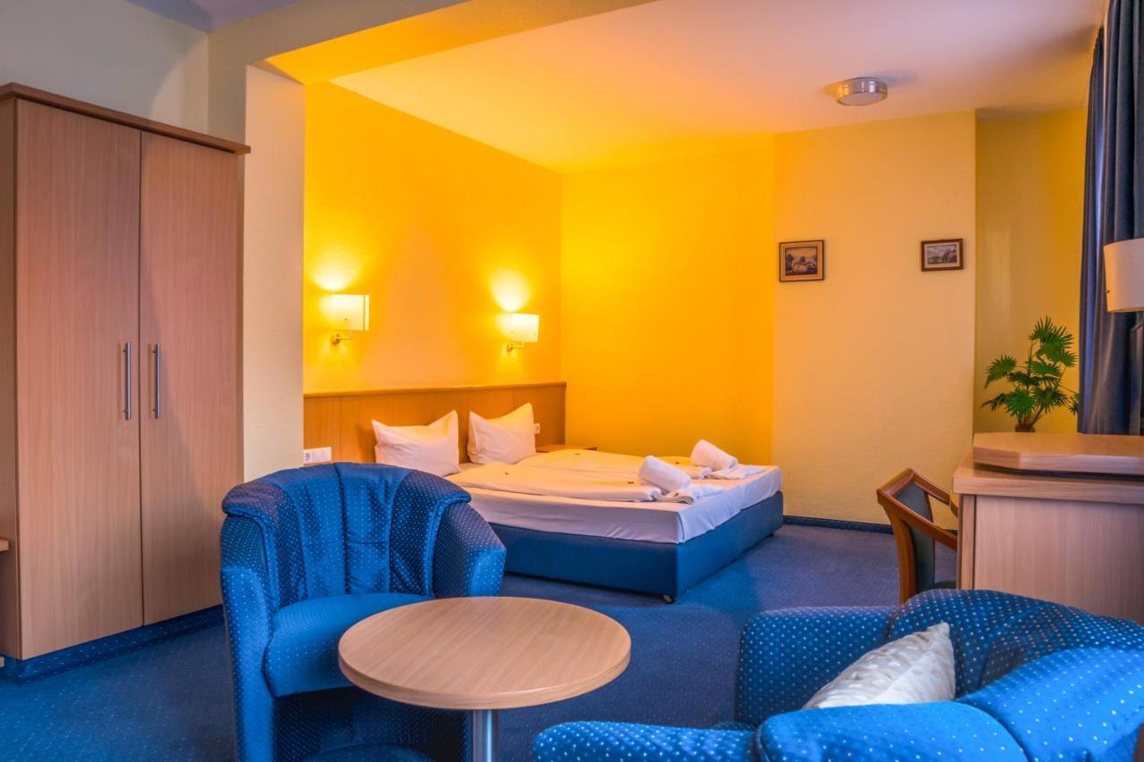 Hotel Wilder Mann Ruckersdorf  Luaran gambar