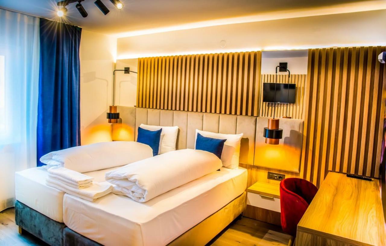 Hotel Wilder Mann Ruckersdorf  Luaran gambar