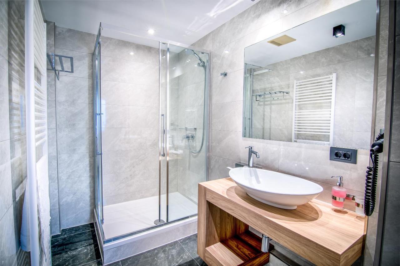 Hotel Wilder Mann Ruckersdorf  Luaran gambar
